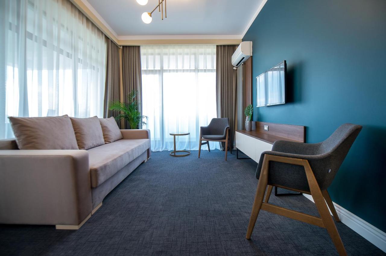 Hotel Oxford Mamaia Bagian luar foto