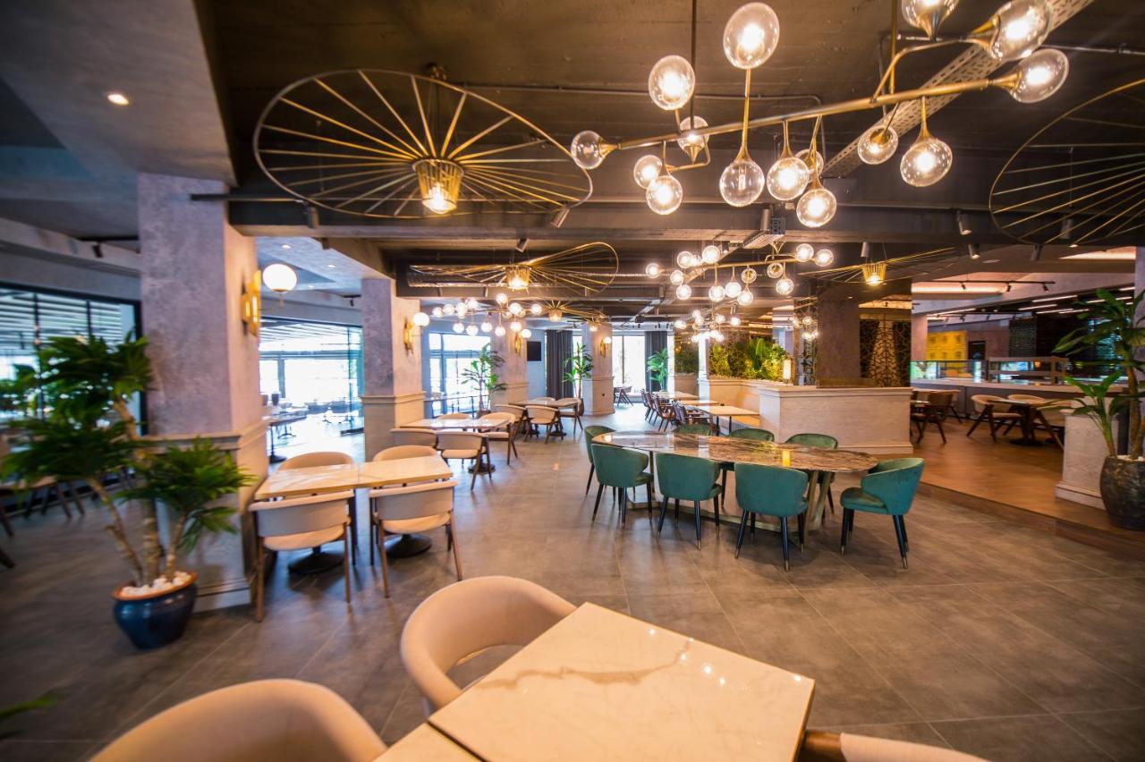Hotel Oxford Mamaia Bagian luar foto