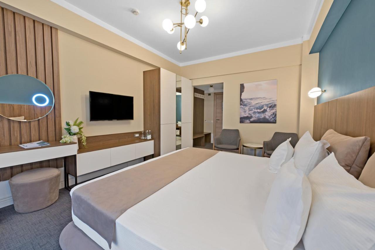 Hotel Oxford Mamaia Bagian luar foto