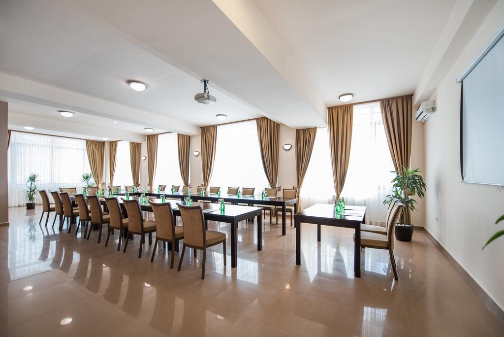 Hotel Oxford Mamaia Bagian luar foto